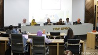 Kegiatan yang diselenggarakan merupakan bagian dari kerjasama antara FISIP Universitas Pembangunan Nasional “Veteran” Jakarta (UPNVJ) dengan Komisi Penyiaran Indonesia (KPI), Jakarta, Selasa (10/10/2023). Hal ini didasari betapa pentingnya melindungi proses interaksi dan perkembangan anak-anak melalui konten yang aman, edukatif, dan bermutu.