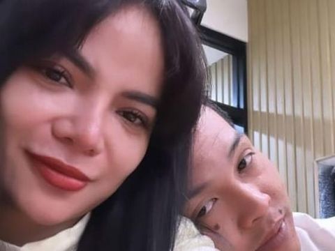 Foto kedekatan Dinar Candy dengan pengusaha di Jambi