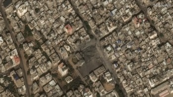 Masjid Al Sousi di kamp pengungsi Shati Kota Gaza telah hancur total Foto: Maxar