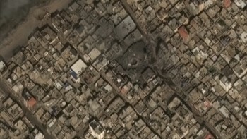 Perusahaan teknologi luar angkasa Amerika Serikat, Maxar Technologies, menerbitkan sejumlah gambar satelit baru yang menunjukkan dampak serangan udara Israel baru-baru ini di Gaza. Tampak bangunan menghitam luluh lantak. Foto: Maxar