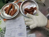 Goreng Sosis sampai Meledak, Wanita Ini Alami Luka Bakar