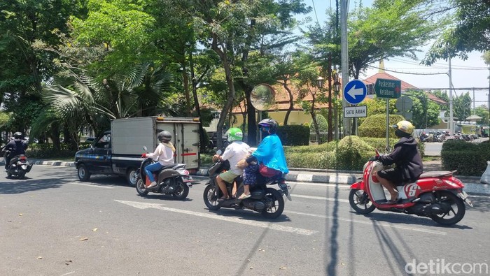 hari tanpa bayangan di surabaya bikin warga penasaran