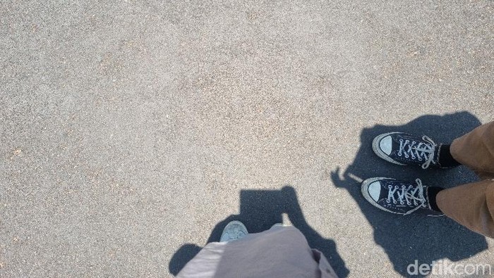 hari tanpa bayangan di surabaya bikin warga penasaran