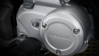 Honda Kirana 125 baru menggunakan mesin SOHC 123,9 cc bersilinder tunggal dengan pendingin udara dan rasio kompresi 10:1. Berbeda dengan versi sebelumnya, kendaraan tersebut kini sudah menggunakan sistem injeksi yang diklaim lebih irit bahan bakar. Foto: Honda Kamboja.