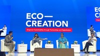 Ketiga panelis tersebut berbicara mengenai aksi kampanye demi menyongsong masa depan yang lebih baik di sesi terakhir IKF berjudul CREACTION: Actionable Campaign for a Better Future.  
