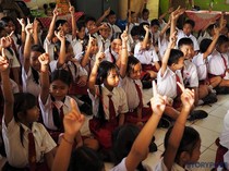 MK Putuskan Pendidikan Dasar di Sekolah Negeri dan Swasta Gratis!