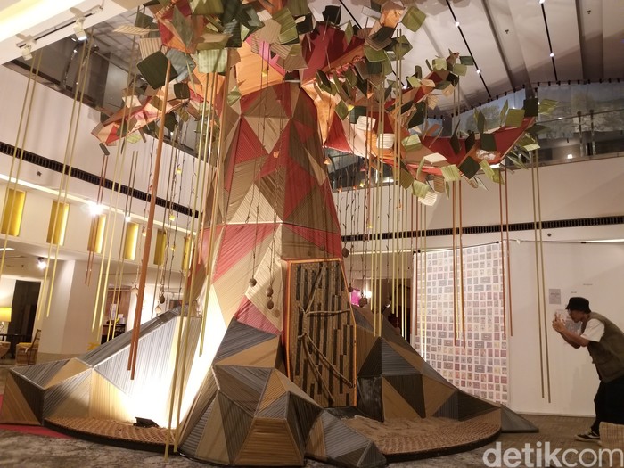 Indonesian Contemporary Art and Design (ICAD) 13 dibuka mulai 13 Oktober dan berlangsung hingga 26 November 2023 di Grand Kemang, Kemang, Jakarta Selatan.