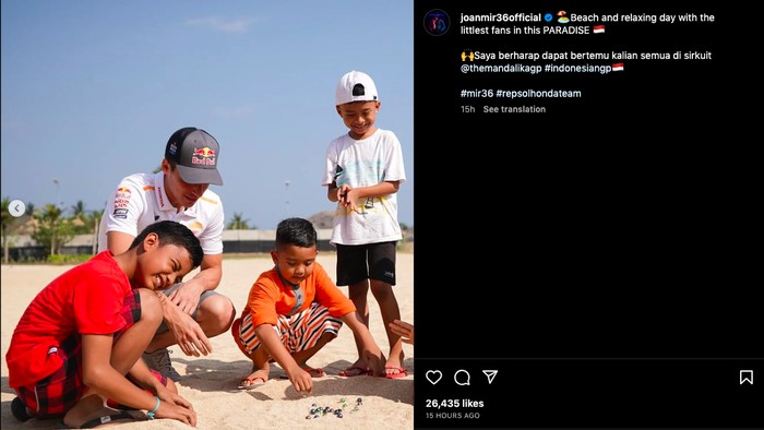 Joan Mir lihat bocah main gundu di pantai