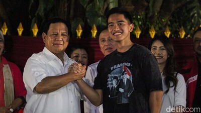 Kaesang Berkaus Prabowo di Kertanegara