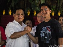 Kaesang Berkaus Prabowo di Kertanegara