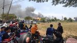 Penampakan Kebakaran Hebat Pabrik Tisu PT Sun Paper Source Mojokerto