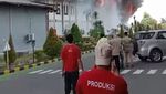 Penampakan Kebakaran Hebat Pabrik Tisu PT Sun Paper Source Mojokerto