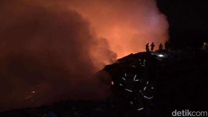 Kebakaran TPA Cikolotok Purwakarta