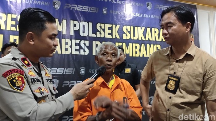 Lansia yang tusuk tetangganya di Palembang jadi tersangka.