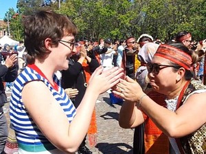 Melbourne Coba Cetak Rekor Tarian Tor-Tor dengan Penari Terbanyak di Luar RI