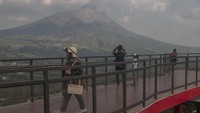 Selain itu kawasan wisata edukasi vulkanologi tersebut juga menyuguhkan pemandangan Gunung Merapi dan Gunung Merbabu.