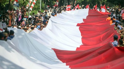 Meriahnya Kirab Merah Putih Sepanjang 100 Meter di Bogor