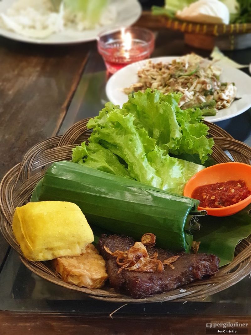Ngeunah Pisan! Ini 5 Nasi Timbel dengan Lauk Komplet di Jakarta