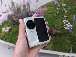 Menggenggam Oppo Find N3 Flip dengan 3 Kamera Hasselblad