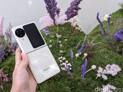 Menggenggam Oppo Find N3 Flip dengan 3 Kamera Hasselblad