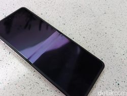 Menggenggam Oppo Find N3 Flip dengan 3 Kamera Hasselblad