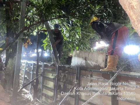 Pembangunan tanggul Kali Baru di Hek Ciracas dan di Kramat Jati, Jakarta Timur. (Dokumentasi Dinas SDA DKI)