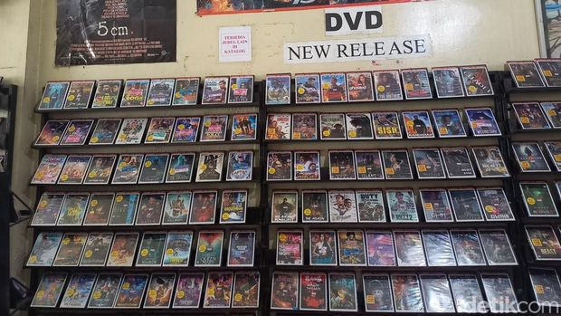 Persewaan DVD Planet Movie di Jalan Juanda, Kelurahan Purwodiningratan, Kecamatan Jebres, Kota Solo, Kamis (12/10/2023).