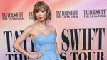 Pesona Taylor Swift Saat Premier Film The Eras Tour di Los Angeles