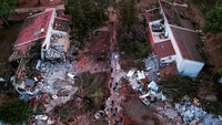 Rekaman drone Reuters menunjukkan kehancuran, kerusakan dan puing-puing di tanah setelah Israel merusak lokasi tempat mereka mengatakan militan bersembunyi. Media Israel melaporkan bahwa militan membunuh sedikitnya 100 orang di Beeri.