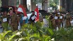 Puluhan Guru Honorer Jalan Kaki dari Bekasi ke Istana Negara, Ada Apa?