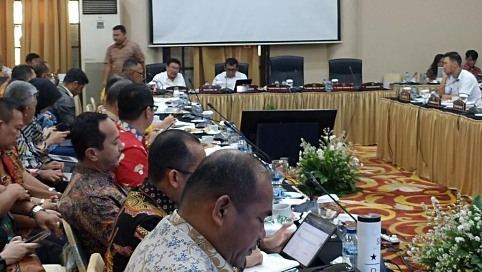 Rapat Pembahasan Raperda APBD DKI Jakarta 2024 Komisi A DPRD DKI Jakarta di Grand Cempaka Resort, Bogor, Jawa Barat