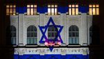 Sejumlah Negara Pendukung Israel Nyalakan Cahaya Putih Biru