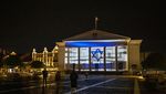 Sejumlah Negara Pendukung Israel Nyalakan Cahaya Putih Biru