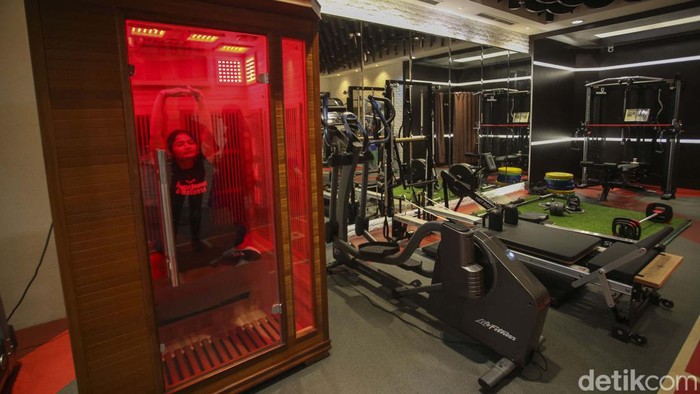 Alat sauna infra red dipamerkan dalam Fitness Recovery dan Wellness. Alat ini diklaim dapat menurunkan obesitas.