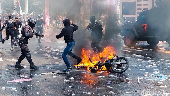 Simulasi Penanganan Kerusuhan Saat Pelaksanaan Pemilu 2024