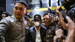 Foto-foto Lengkap SYL saat Tiba di KPK