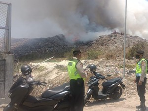Kebakaran Hebat TPA Suwung Diduga Dipicu Terik Matahari-Gas Metan