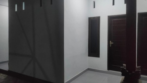 TKP pria yang ditemukan meninggal dunia di Kamar Hotel Mawar, Desa Tegal Badeng Barat, Kecamatan Negara, Kabupaten Jembrana, Rabu (11/10/2023). (Istimewa)