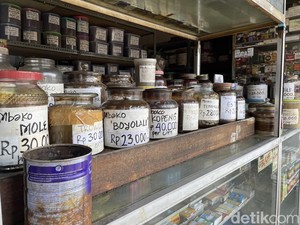 Toko Tembakau Legend di Jogja Eksis Sejak 1919, Raup Cuan Rp 2 Juta Per Hari