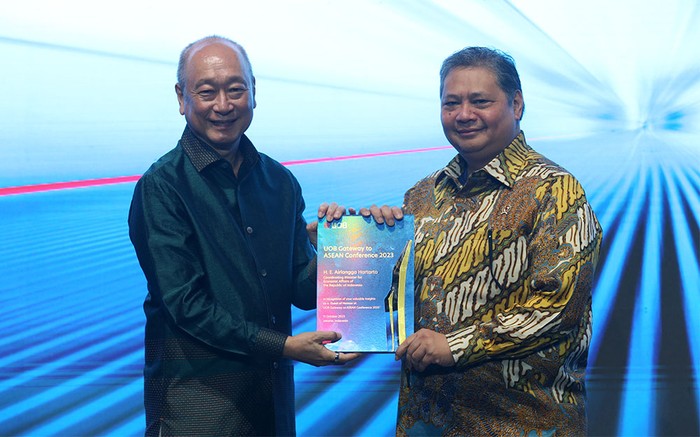 Presiden Direktur UOB Indonesia Hendra Gunawan saat membuka acara UOB Gateway to ASEAN Conference 2023 yang diselenggarakan di Jakarta, Rabu (11/10/2023).