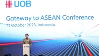 Presiden Direktur UOB Indonesia Hendra Gunawan membuka acara UOB Gateway to ASEAN Conference 2023 di Jakarta, Rabu (11/10/2023). 