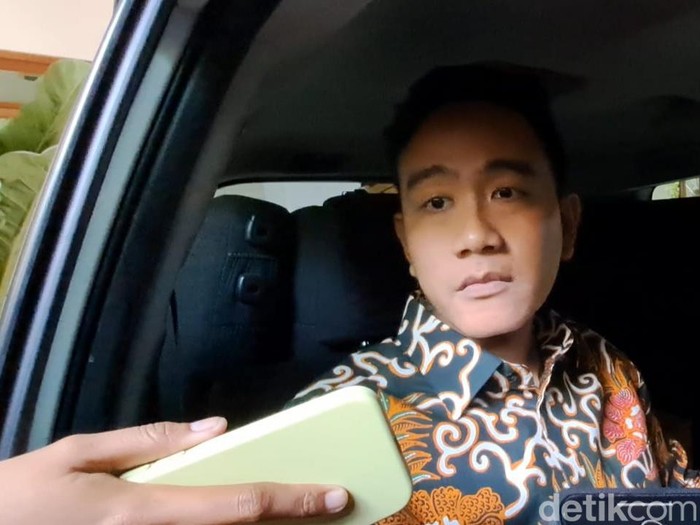 Wali Kota Solo Gibran Rakabuming Raka di Balai Kota Solo, Kamis (12/10/2023).