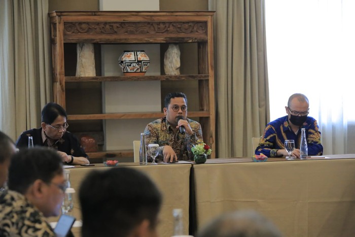 Wali Kota Tangerang Arief R. Wismansyah berbagi pengalaman kepada 13 instansi dari kementerian, pemerintah daerah dan lembaga terkait cara membangun sistem manajemen kepegawaian dan pengembangan SDM melalui Manajemen Talenta.