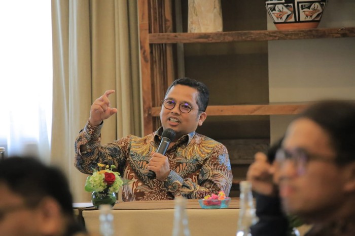 Wali Kota Tangerang Arief R. Wismansyah berbagi pengalaman kepada 13 instansi dari kementerian, pemerintah daerah dan lembaga terkait cara membangun sistem manajemen kepegawaian dan pengembangan SDM melalui Manajemen Talenta.