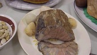 Mirip seperti potongan daging panggang, tampilan batu kristal yang satu ini bikin orang salah kira. Foto: Pool/Site