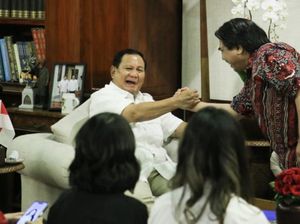 Dampingi Kaesang, Ade Armando Salam Komando saat Jumpa Prabowo