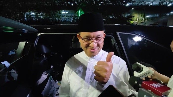 Anies Baswedan hanya kasih jempol saat ditanya penahanan SYL