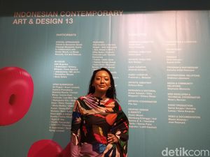 Asmara Abigail Pajang Karya Lampu Ungu, Apa Maknanya?
