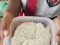 Unik, Siswa SD di Bojonegoro Bawa Bekal Ulat Sagu yang Kaya Nutrisi