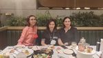 Catherine Wilson Hobi Makan Bareng Keluarga dan Sahabat, Intip Momennya